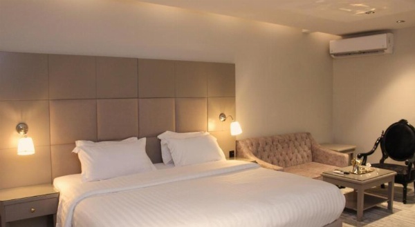 Sharz Hotel image 13